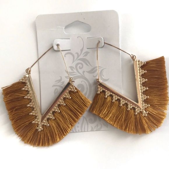 SALE! 4 Pairs Fashion Earrings - Picture 2 of 5